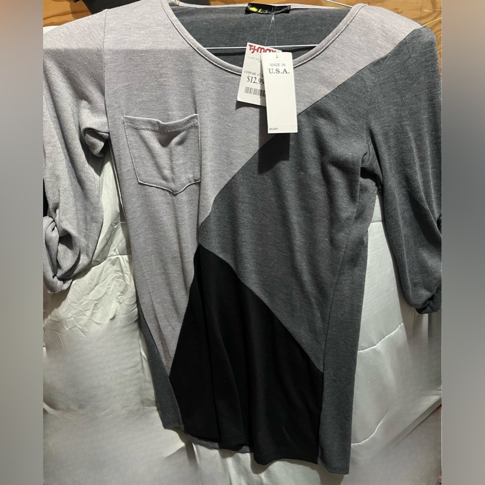 Women’s four quarter length shirt